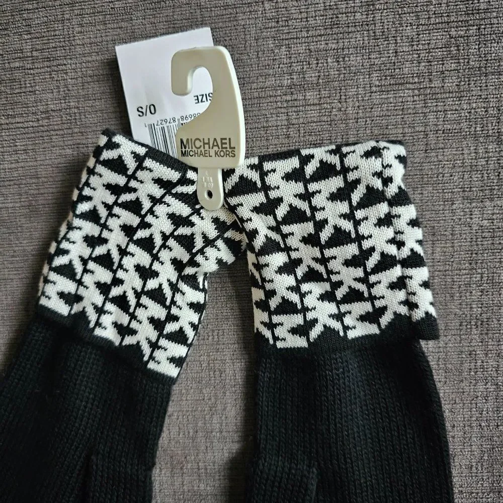 Michael Kors 2 pc Black & White MK Logo monogram Knit Cuffed Gloves & Scarf set